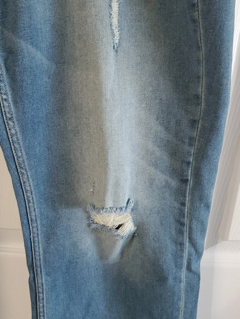 VIGOSS MARLEY CROP STRAIGHT DENIM. 18 BLUE.STRETCH DISTRESSED